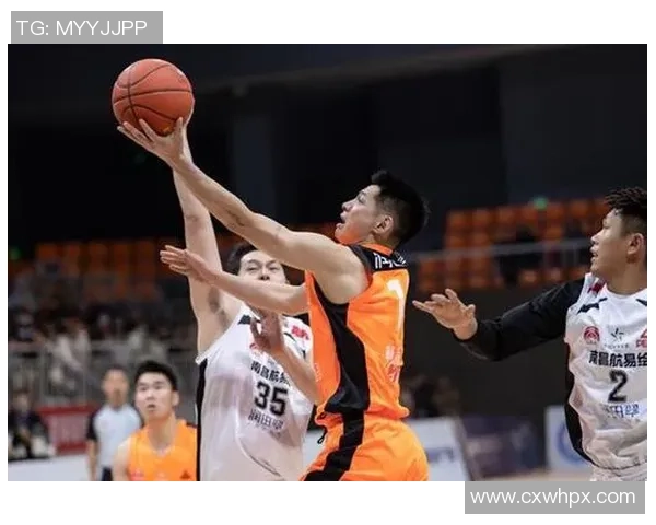 重庆篮球队在邀请赛中的战术表现分析与点评总结