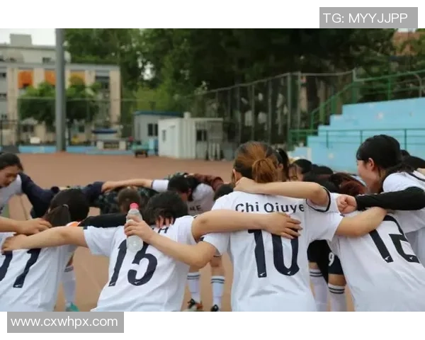 重庆足球队的默契配合与战术分析探讨