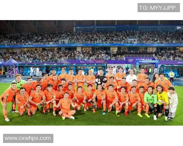 朗朗与足球明星同框合影展现音乐与体育的完美融合与友谊的力量